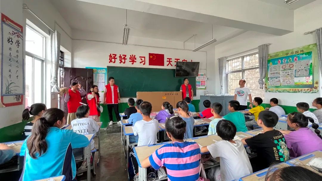 愛(ài)心助學(xué)，筑夢(mèng)未來(lái) | 新希望醫(yī)療公益助學(xué)活動(dòng)